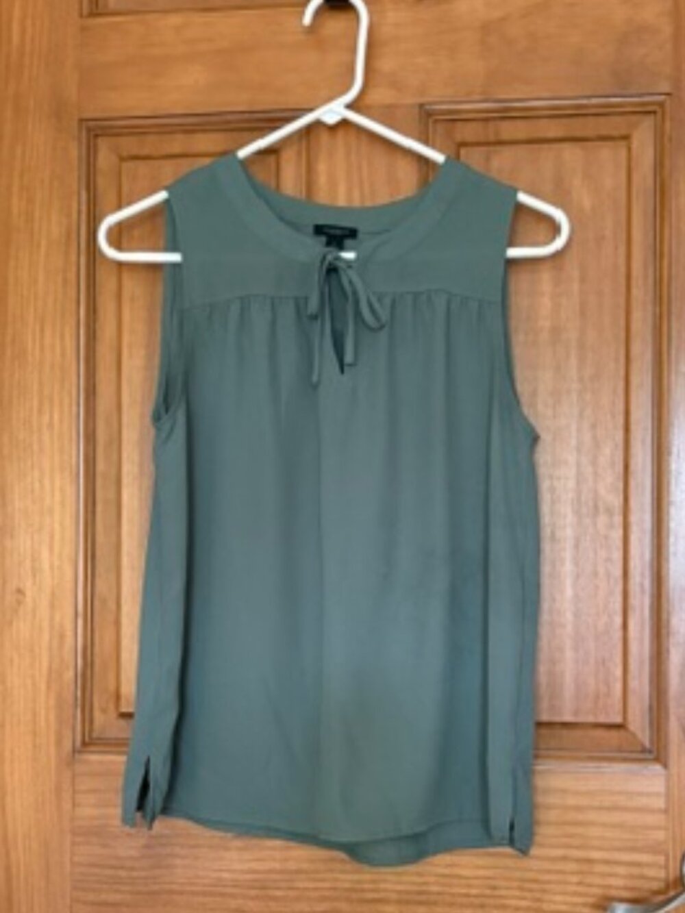 Ann Taylor Factory sleeveless top